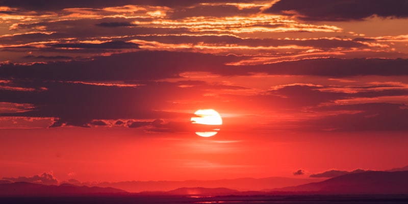 悟空体育平台实时赛事直播界面截图，显示高清足球比赛画面与实时数据统计
